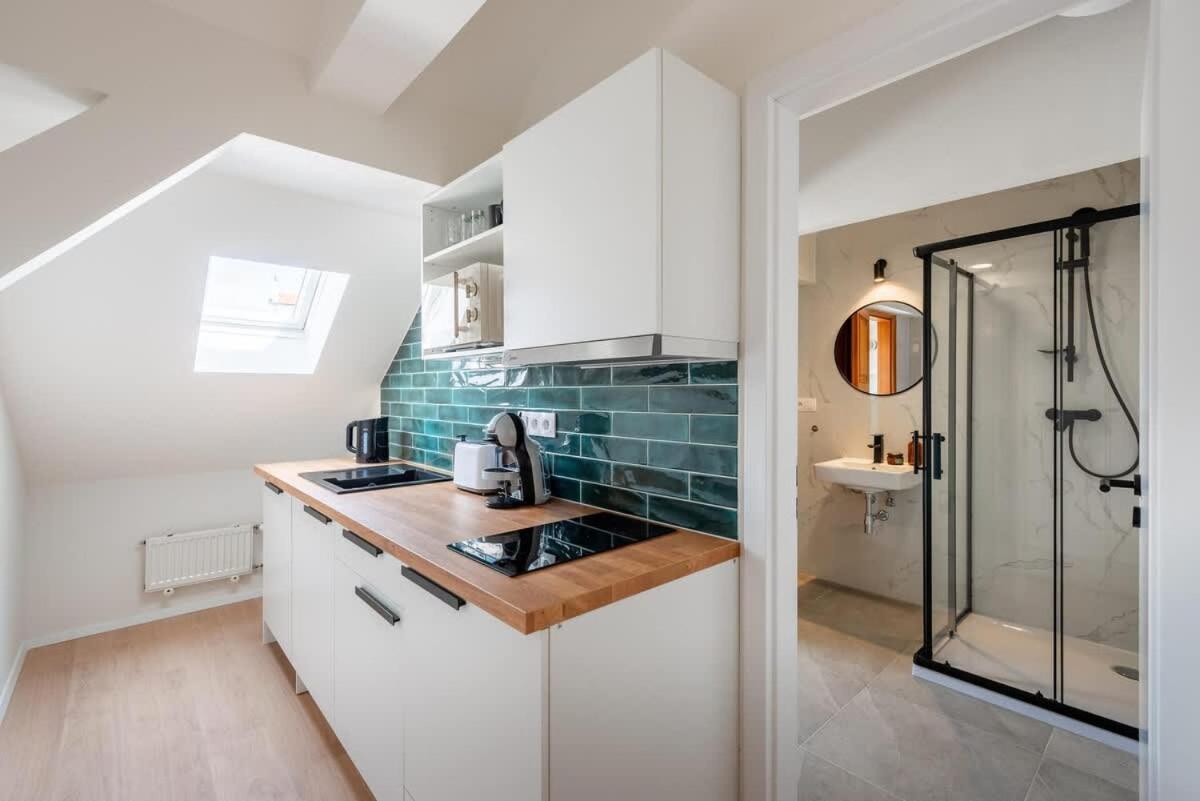 Апартаменти Zesty Family Friendly Elevator Access Old Town *